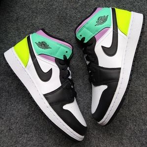 Jordan 1 Mid Pastel Size 6.5y / 8 Women